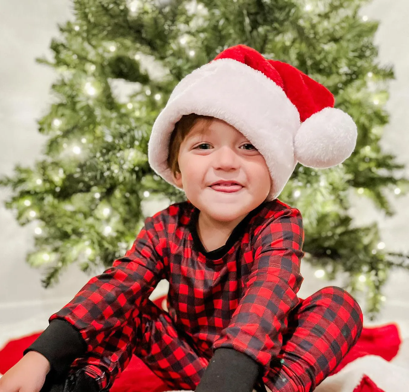 15.00 EA -- 12-24M X 2/2-3T X 2/3-4T X 2/4-5T x 2/5-6 x 1 -- Kids 2 Pc Christmas Pajamas - Buffalo Plaid