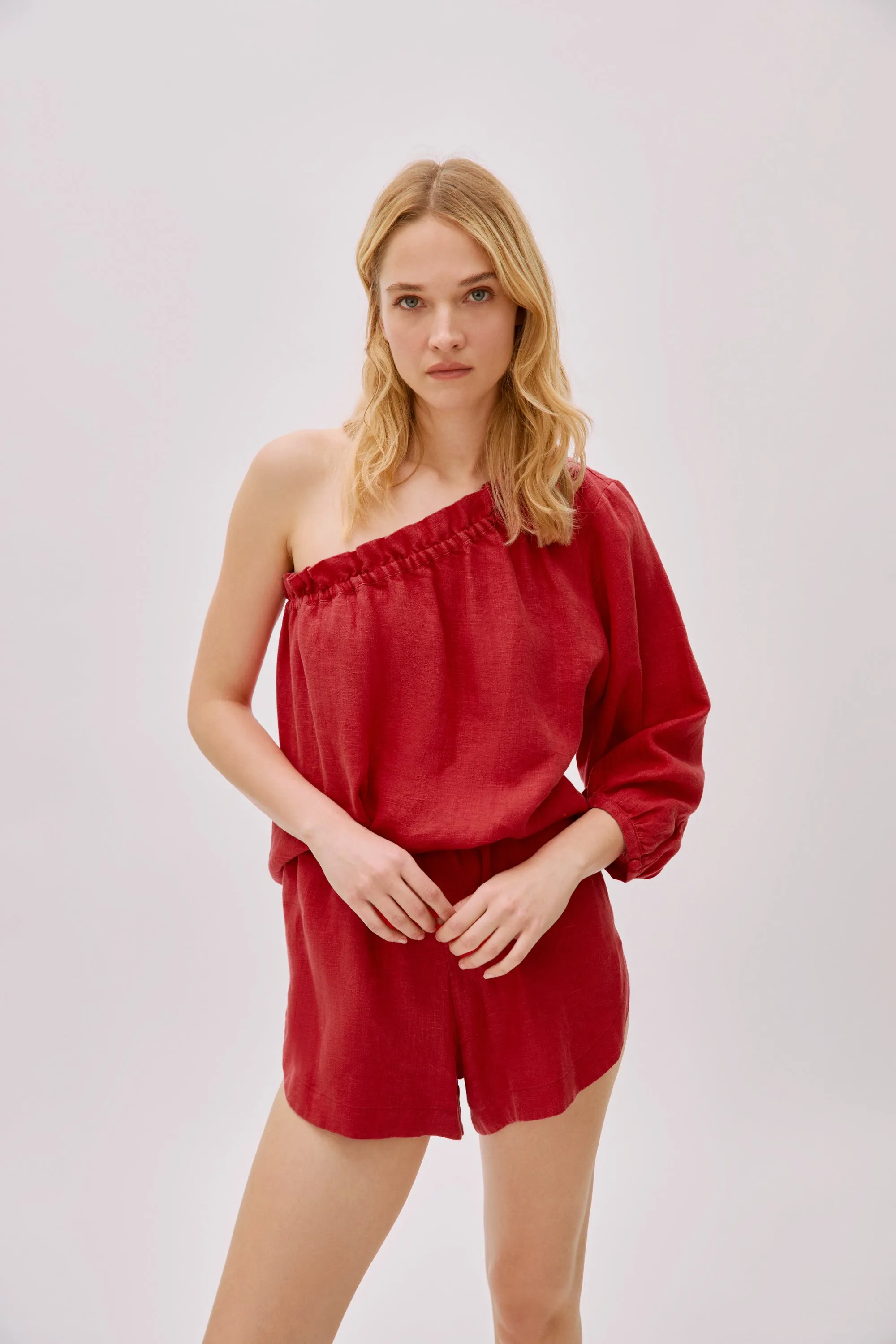 Capri Red Linen Shorts