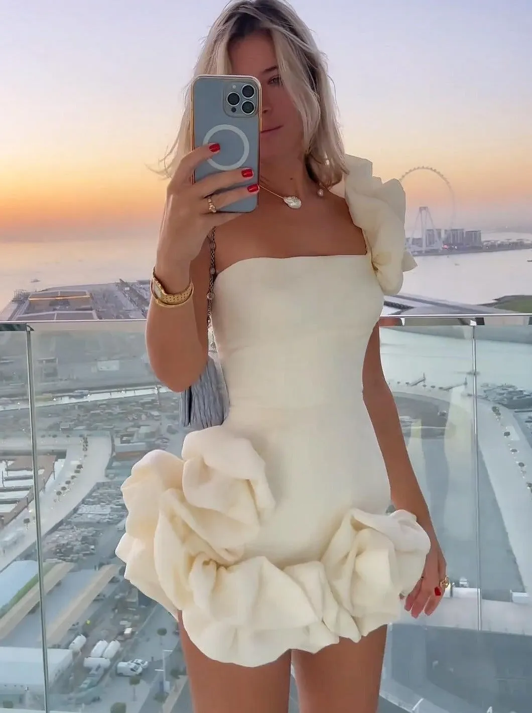 Ruffled Solid Color Hip-wrapping Dress