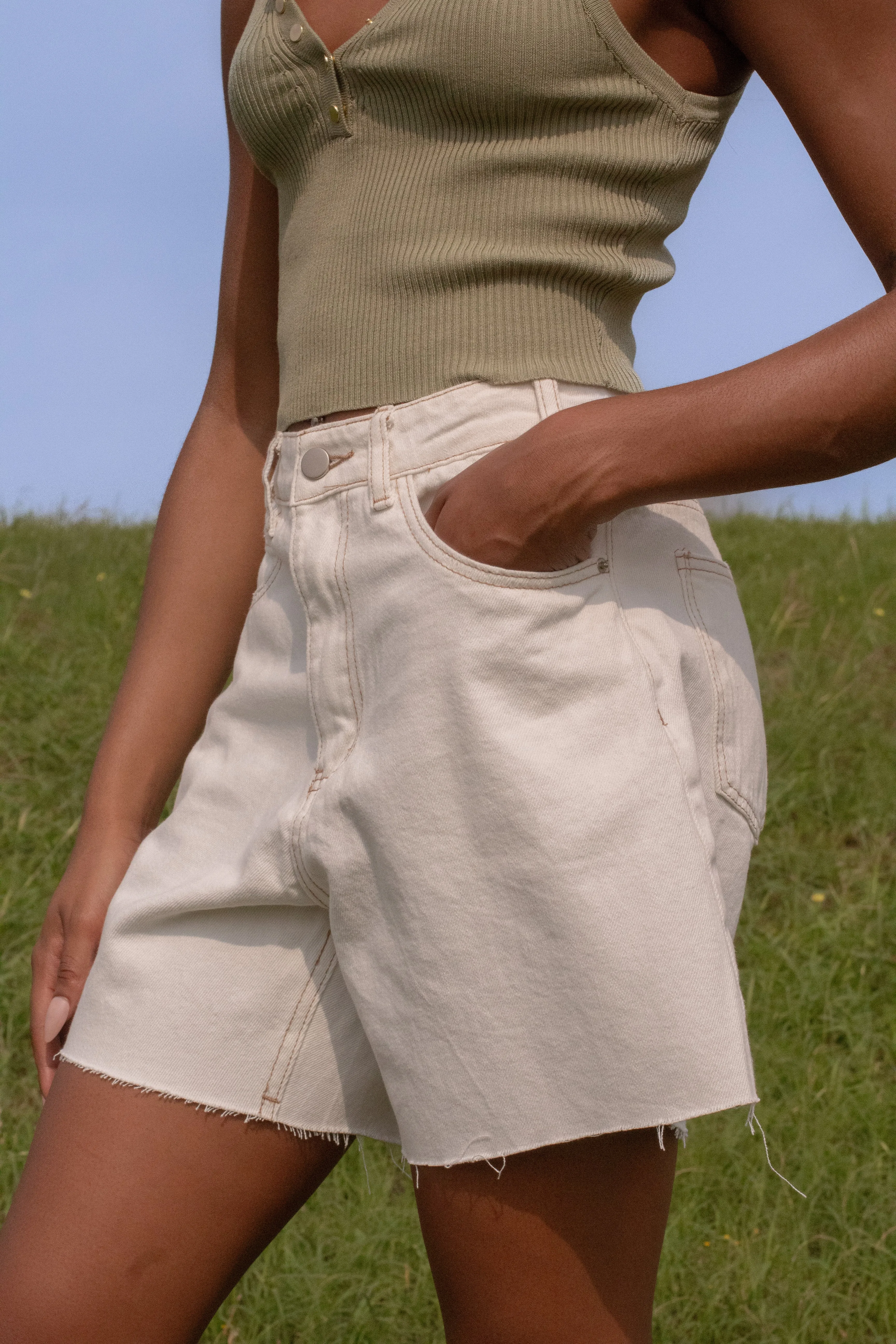 Sammi Relaxed Denim Short (Cream)